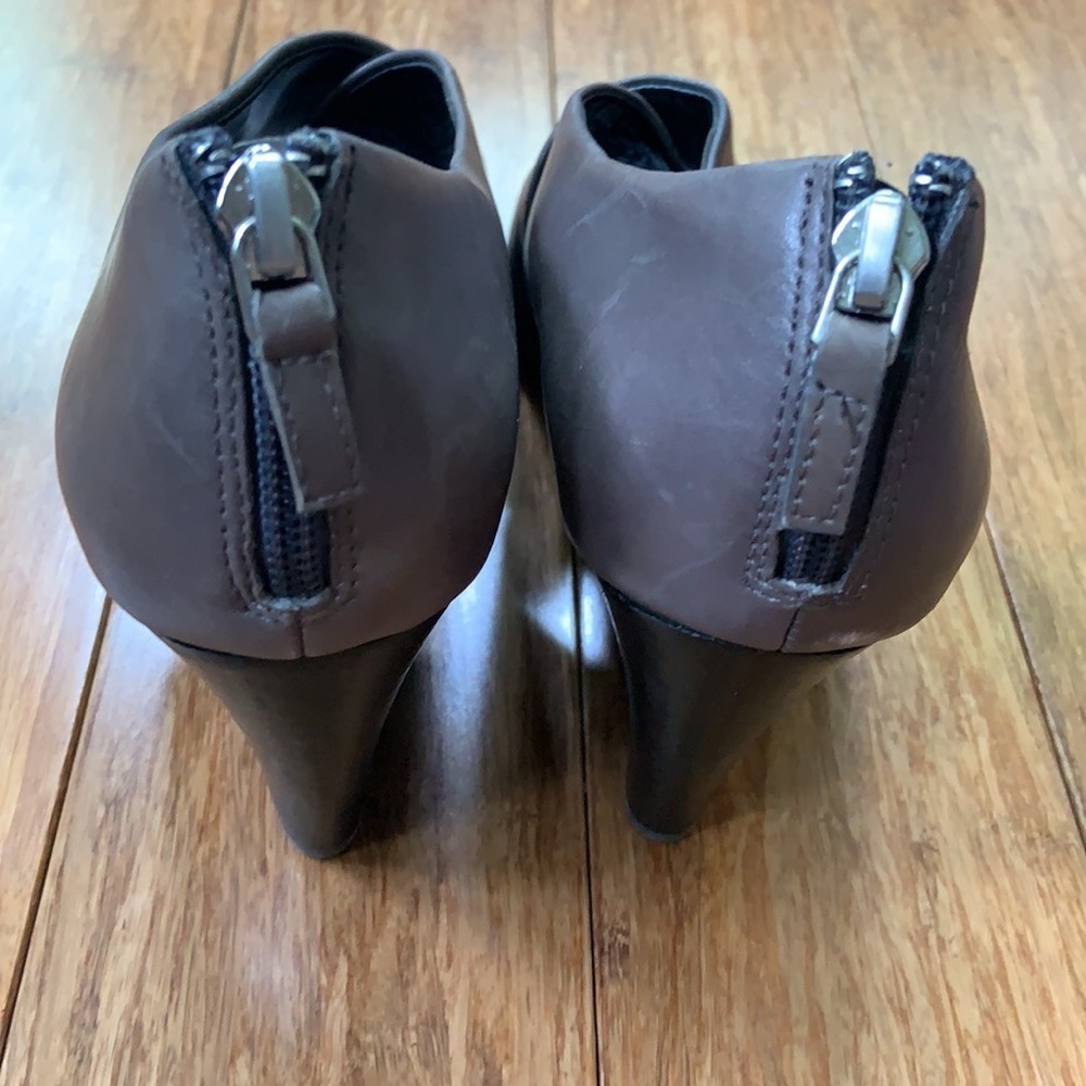 FRANCO SARTO Grey Leather Wedge sz 8 - Picture 4 of 5